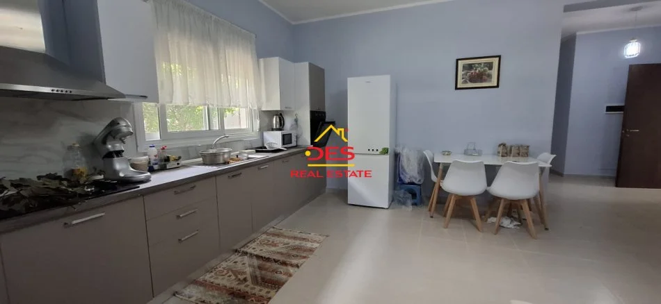 Vlore, shitet Vile 2 Katshe Kati 0, 402 m² 2.208.000 € (Rruga Dervish Hekali)