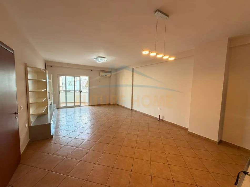 Tirane, shitet apartament 2+1+Ballkon Kati 7, 99 m² 155.000 € (Misto Mame)