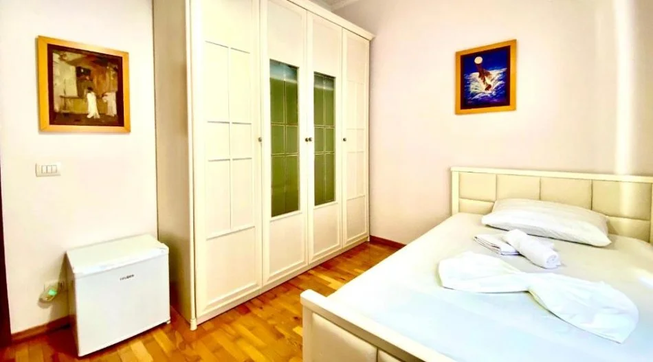 Tirane, jepet me qera apartament 2+1 Kati 10, 600 € 
