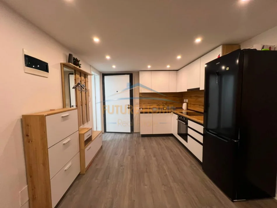 Tirane, shitet apartament Dublex Kati 1, 47 m² 150.000 € (Pallati me Shigjeta)