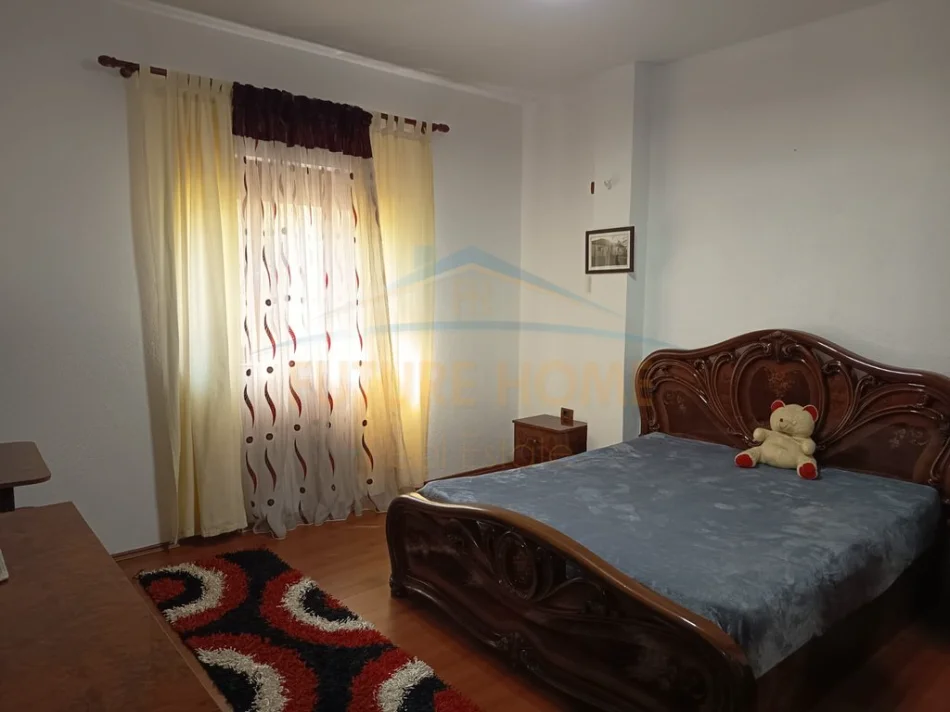 Tirane, jepet me qera Vile 2 Katshe , 260 m² 1.500 € (Sauk)
