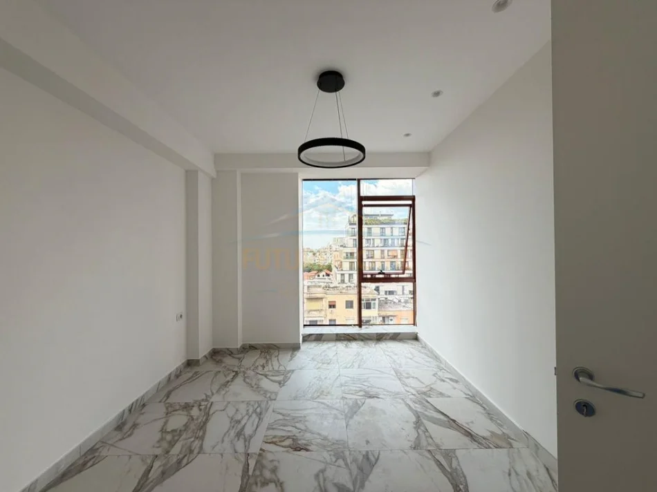 Tirane, jepet me qera apartament 1+1 Kati 7, 68 m² 1.100 € (Rruga e Kavajes)