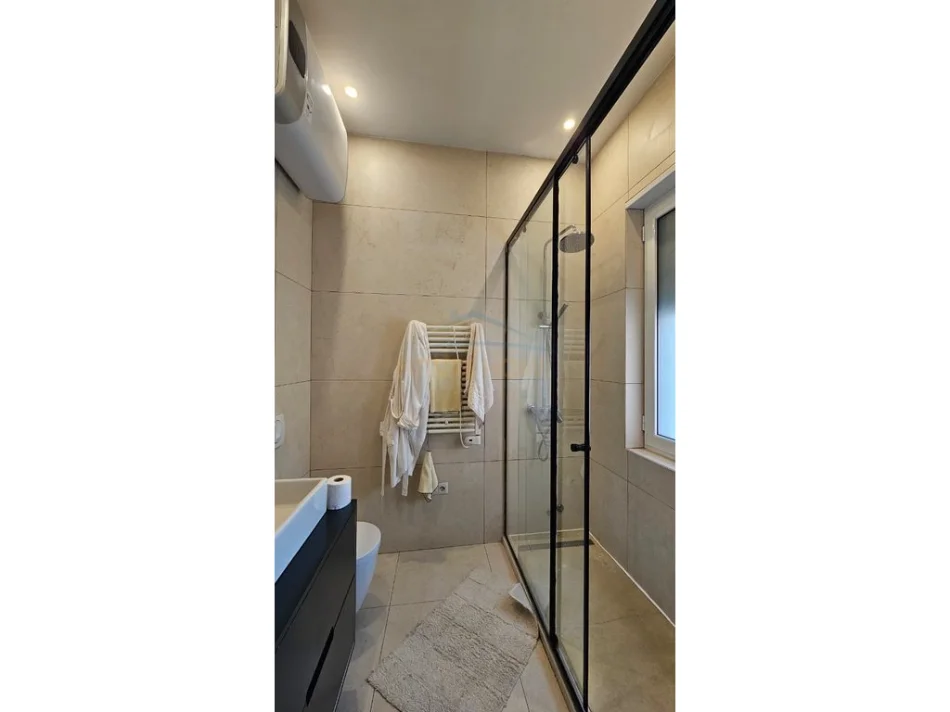 Durres, shitet apartament 3+1+Ballkon Kati 1, 110 m² 215.000 € (Qender , Durres)