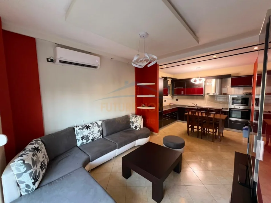Tirane, jepet me qera apartament 2+1+Ballkon Kati 3, 101 m² 700 € (Liqeni Thate)