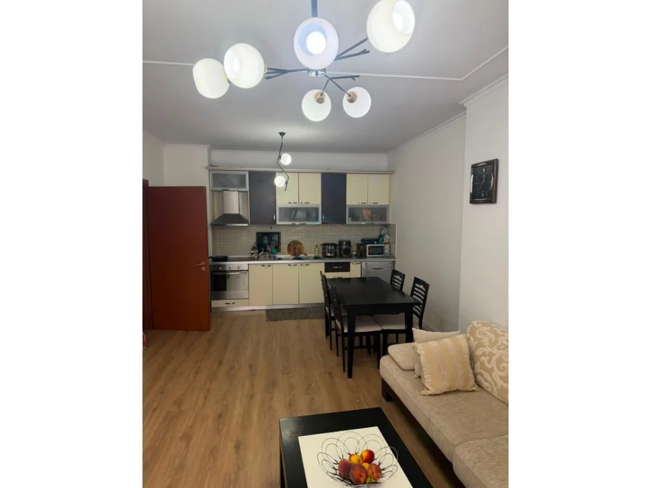 Tirane, jepet me qera apartament 2+1+Ballkon Kati 5, 100 m² 550 € (Misto Mame)