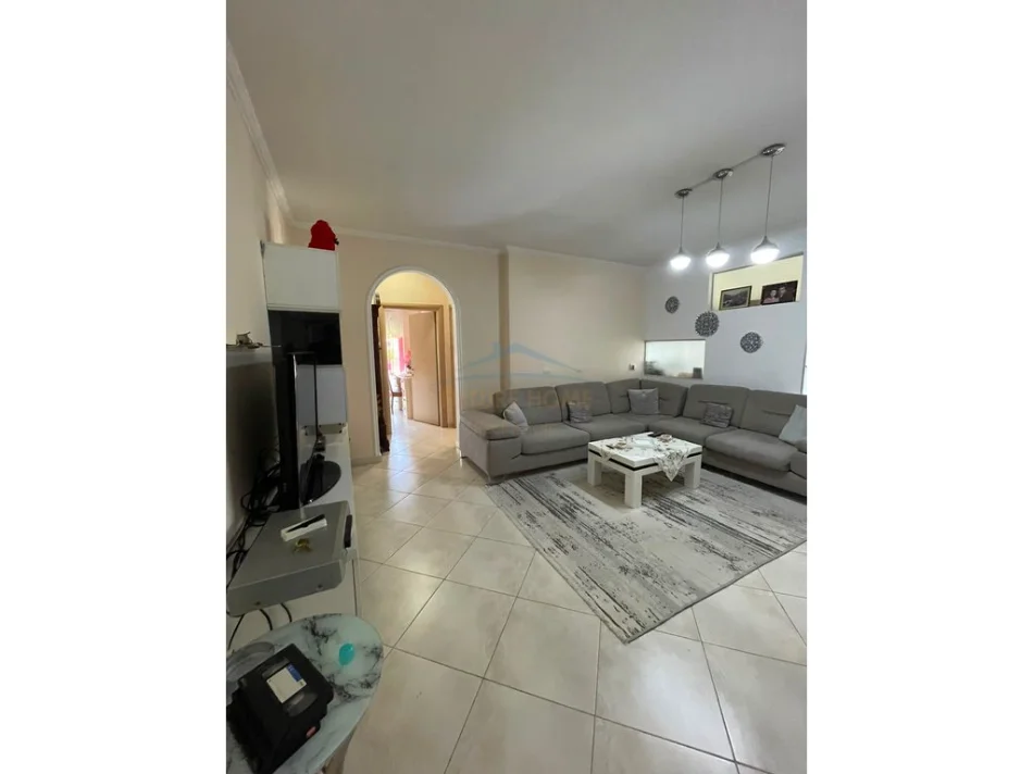 Tirane, shitet apartament 2+1 Kati 6, 127 m² 23.500.000 € (Liqeni i thate)