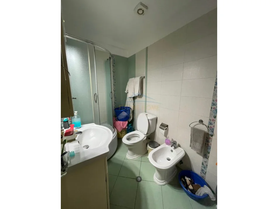 Tirane, shitet apartament 2+1 Kati 6, 127 m² 23.500.000 € (Liqeni i thate)