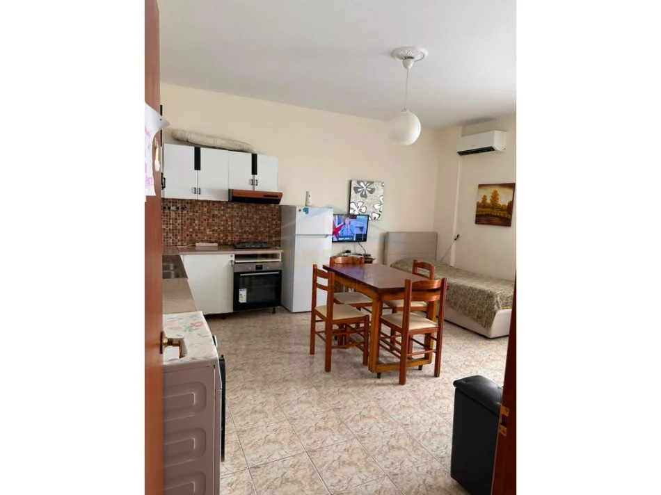 Durres, jepet me qera apartament 1+1 Kati 1, 55 m² 350 € (Plazh Rrota Kuqe,)