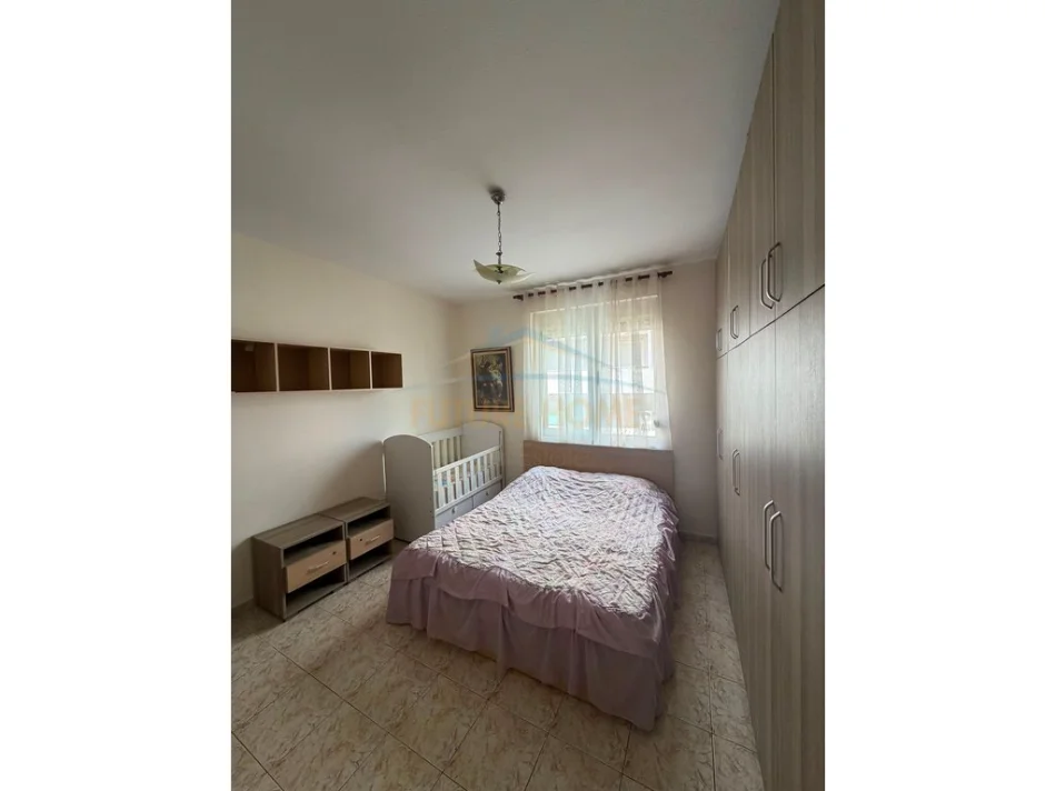 Durres, jepet me qera apartament 1+1 Kati 1, 55 m² 350 € (Plazh Rrota Kuqe,)