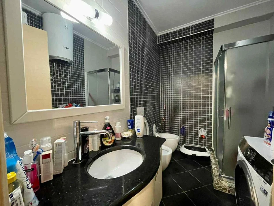 Tirane, jepet me qera apartament 2+1+Ballkon Kati 3, 105 m² 850 € (DON BOSKO PRANE VODAFONE)