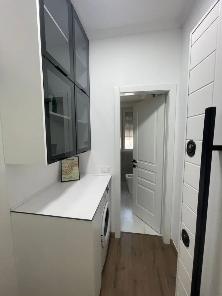 Tirane, jepet me qera apartament 1+1 Kati 2, 60 m² 600 € (21 Dhjetori)