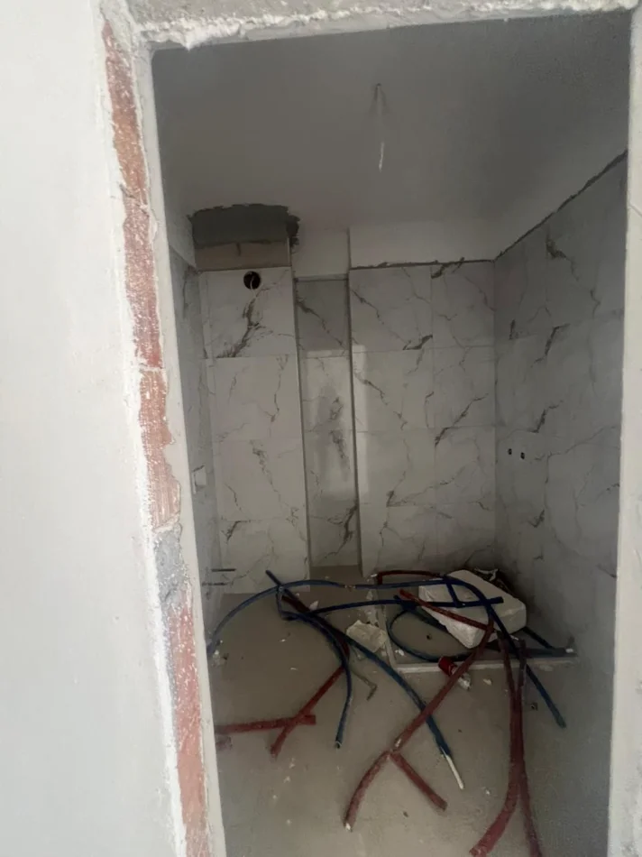 Tirane, shitet apartament 1+1 Kati 3, 71 m² 110.000 € (Porcelan)