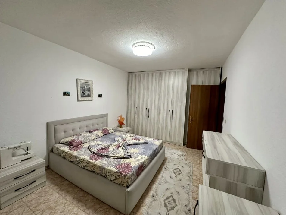 Tirane, jepet me qera apartament 2+1+Aneks+Ballkon Kati 9, 125 m² 550 € (Bulevardi Bajram Curri)