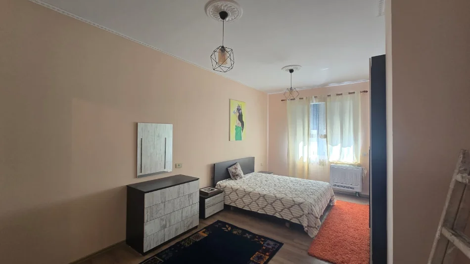 Tirane, jepet me qera apartament 2+1 Kati 2, 125 m² 1.200 €
