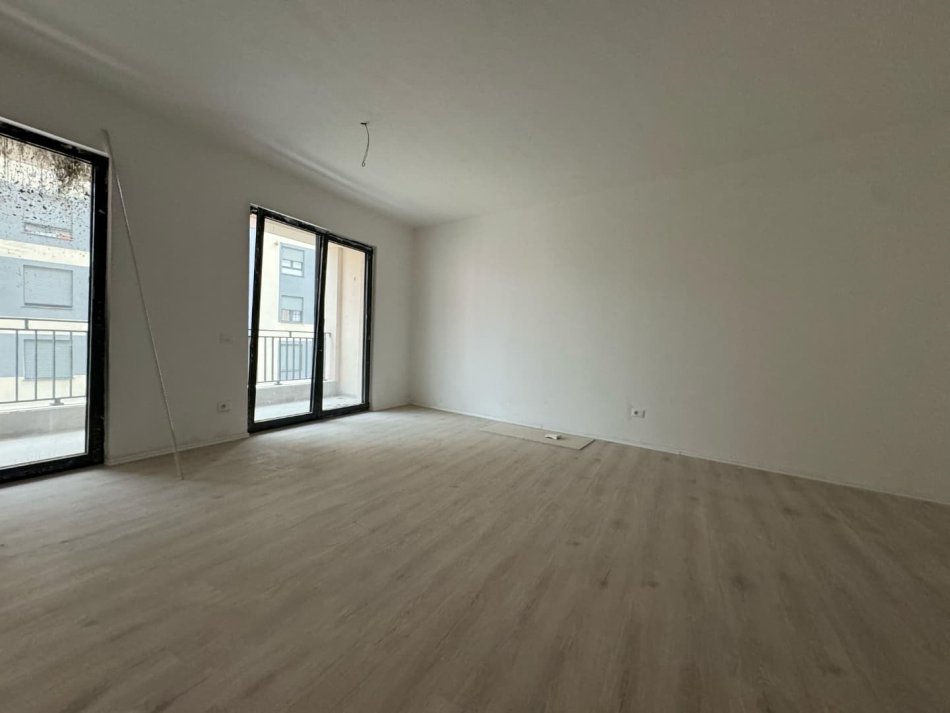 Tirane, shitet apartament 1+1 , 76 m² 163.000 € (Pazari i Ri)