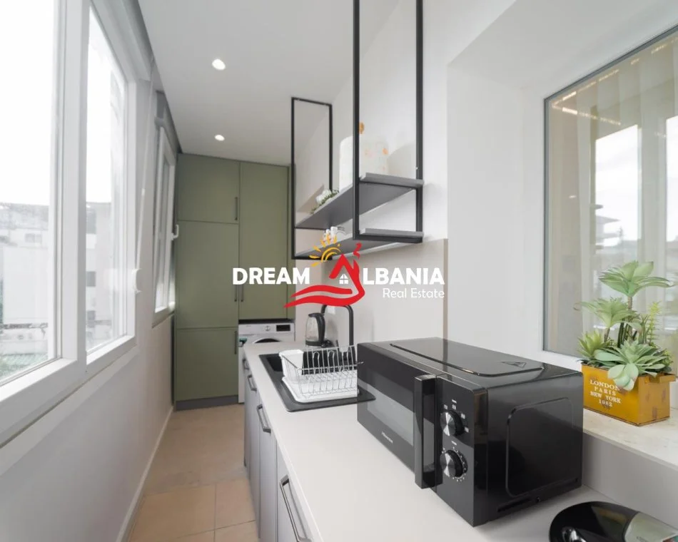 Tirane, jepet me qera apartament 2+1 Kati 3, 80 m² 700 € (rruga e Elbasanit)