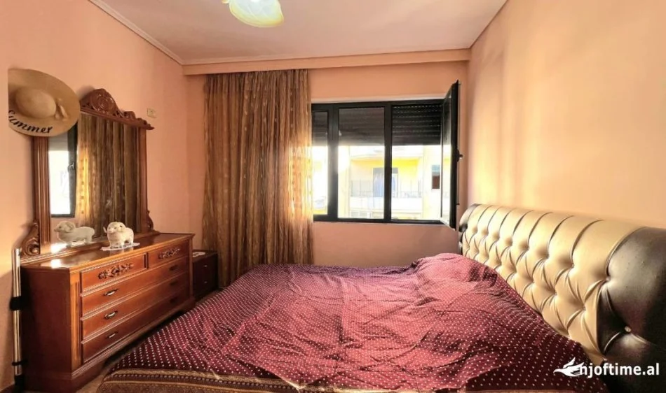JEPET ME QERA: 1+1 ( 📍 prane Stadiumit - VLORE) - Kati 5 - 75 m² ( 350 Euro/muaj ) 🎆