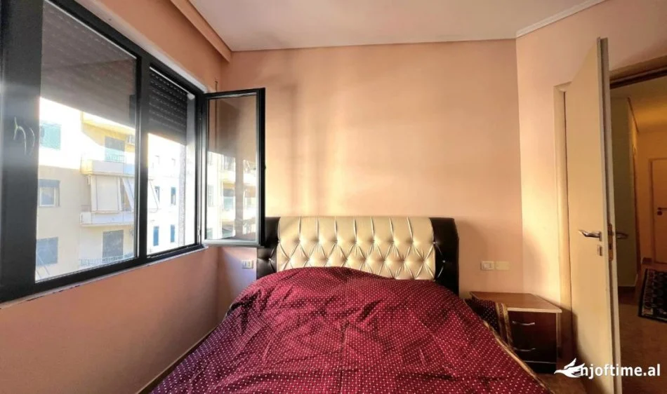 JEPET ME QERA: 1+1 ( 📍 prane Stadiumit - VLORE) - Kati 5 - 75 m² ( 350 Euro/muaj ) 🎆