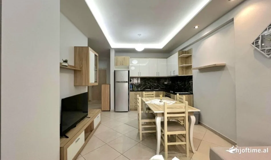 JEPET ME QERA: 2+1 ( 📍 Prane Stadiumit - Vlore) - Kati 4 - 88 m² ( 400 Euro/muaj ) ✨