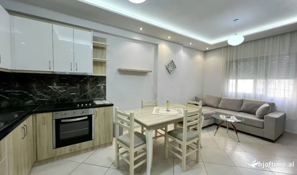 JEPET ME QERA: 2+1 ( 📍 Prane Stadiumit - Vlore) - Kati 4 - 88 m² ( 400 Euro/muaj ) ✨