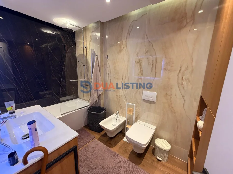 Tirane, shitet apartament 3+1 , 162 m² 800.000 € (Air Albania Stadium)