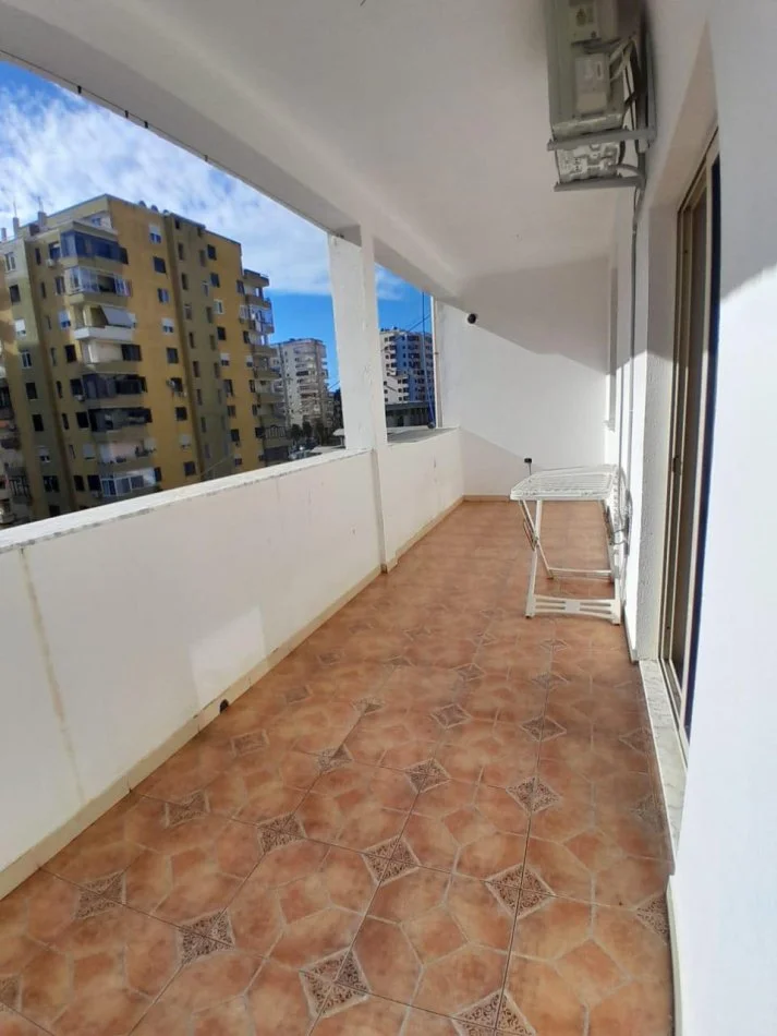 Durres, shes apartament 2+1+Ballkon Kati 3, 132 m² 139.000 € (Vollga,Prane Gjimnazit Gjergj Kastrioti)