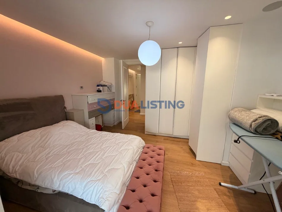 Tirane, shitet apartament 3+1 , 162 m² 800.000 € (Air Albania Stadium)