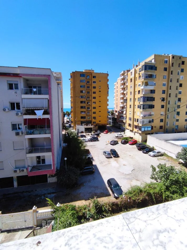 Durres, shes apartament 2+1+Ballkon Kati 3, 132 m² 139.000 € (Vollga,Prane Gjimnazit Gjergj Kastrioti)
