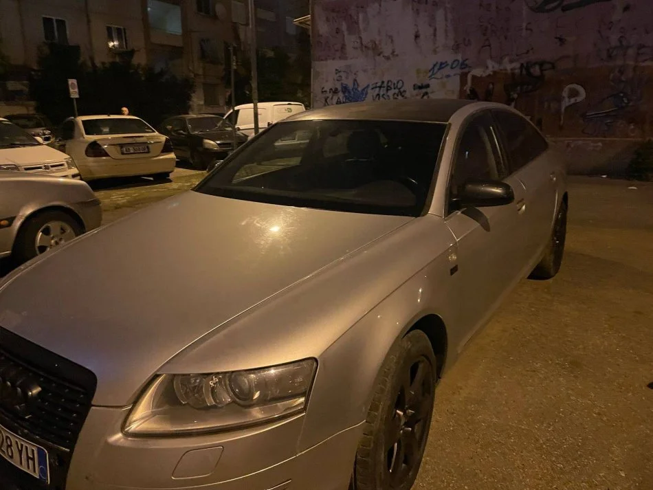 Tirane, shes makine Okazion - Audi A6 2006 Benzin+Gaz, gri metalizato automatik Kondicioner 180.000 km 3.500 €