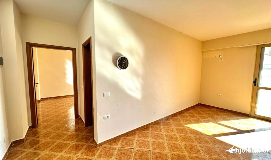 SHITET APARTAMENT: 2+1 (📍 Lungomare - Vlore) Pamje nga Deti - Kati 7 - 77 m² || €165,000