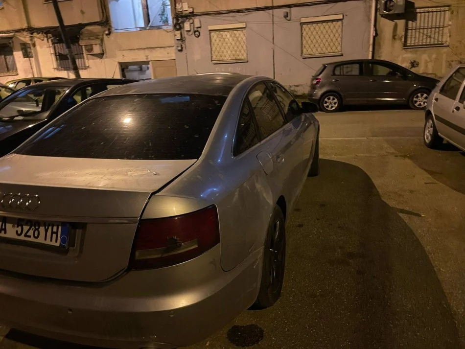 Tirane, shes makine Okazion - Audi A6 2006 Benzin+Gaz, gri metalizato automatik Kondicioner 180.000 km 3.500 €