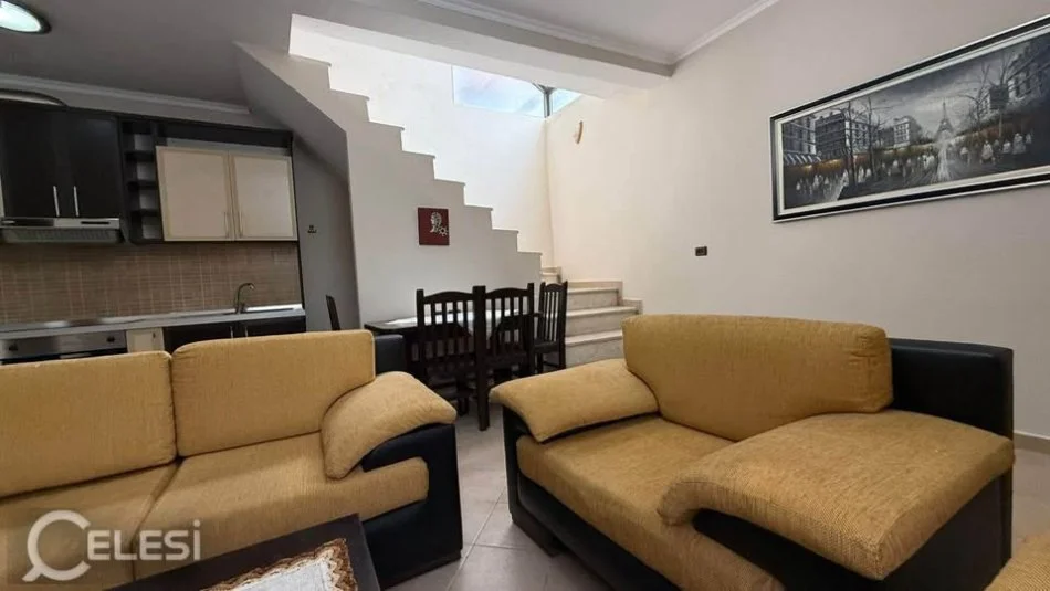 Tirane, jepet me qera Vile 4+1+Ballkon Kati 2, 180 m² 600 € (rruga arkitekt sinani)