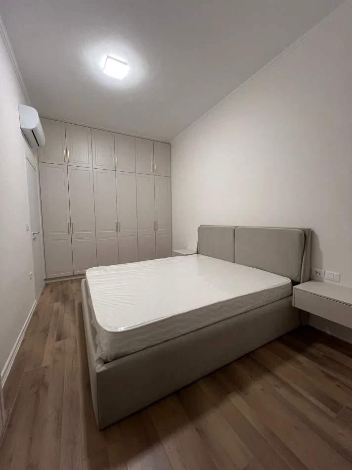 Tirane, jepet me qera apartament 1+1 Kati 8, 66 m² 550 € (Kompleksi Aura)