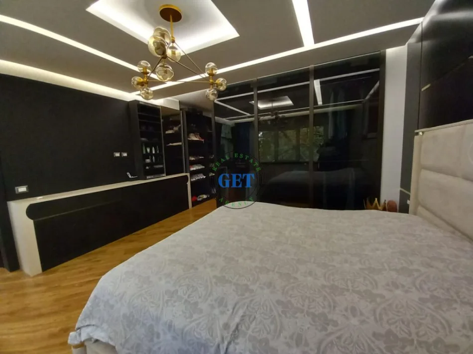 Durres, shitet apartament ne plazh 4+1 , 360 m² 500.000 € (Plazh Iliria)