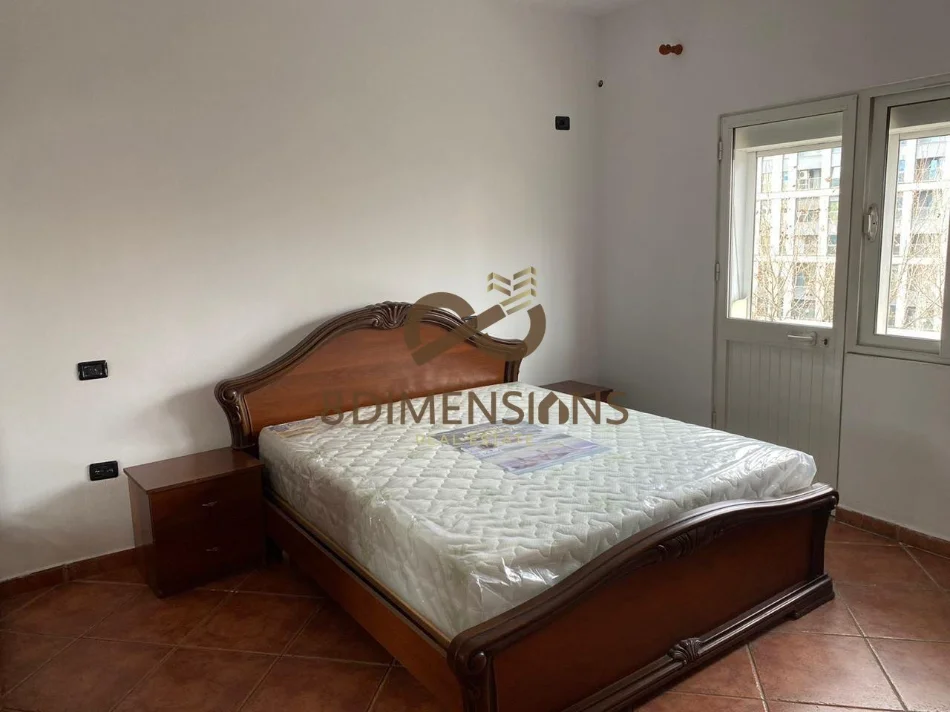 Tirane, jepet me qera apartament 2+1 Kati 5, 115 m² 550 € (ali demi)
