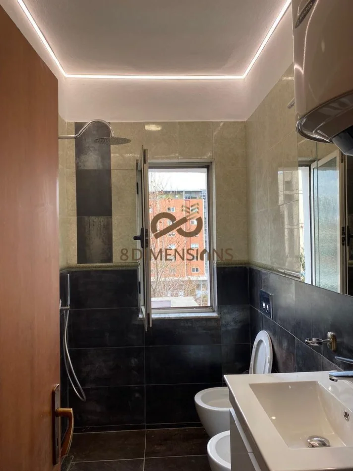 Tirane, jepet me qera apartament 2+1 Kati 5, 115 m² 550 € (ali demi)
