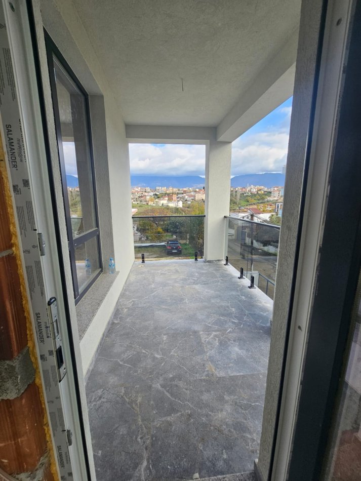 Tirane, shitet Vile 3 Katshe , 100 m² 350.000 € (Rruga Eshref Ademaj , Sauk)
