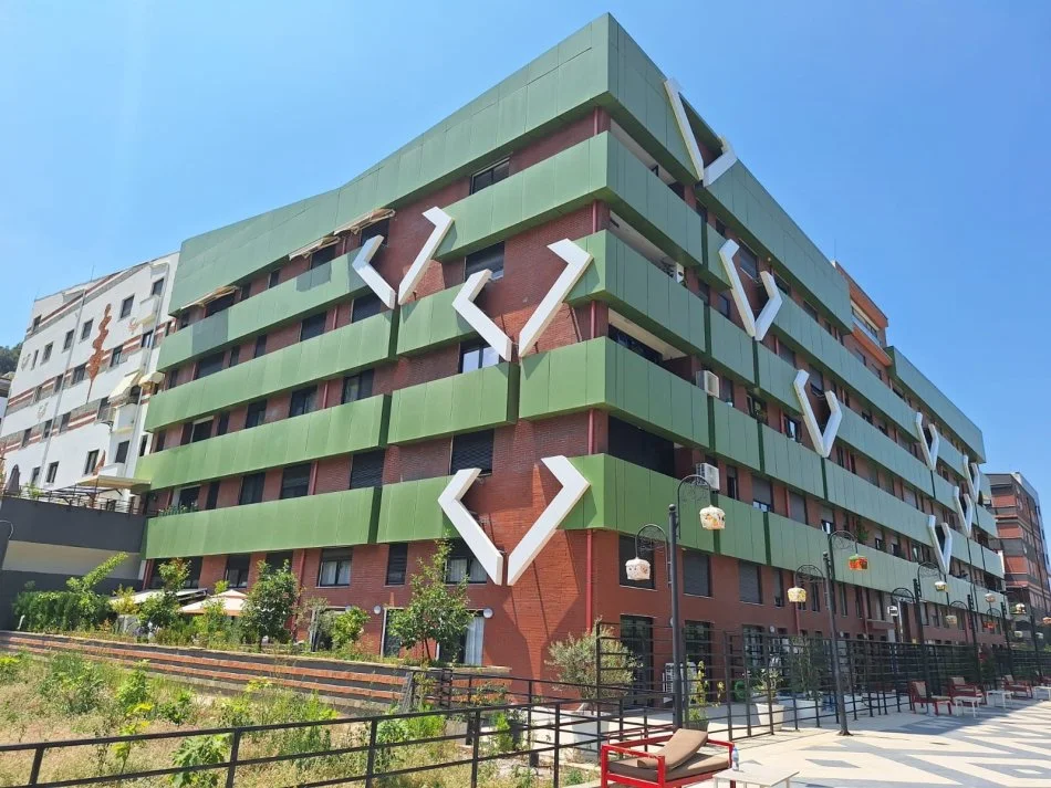 Tirane, shitet apartament 2+1 Kati 4, 124.000 m² 205.000 € 