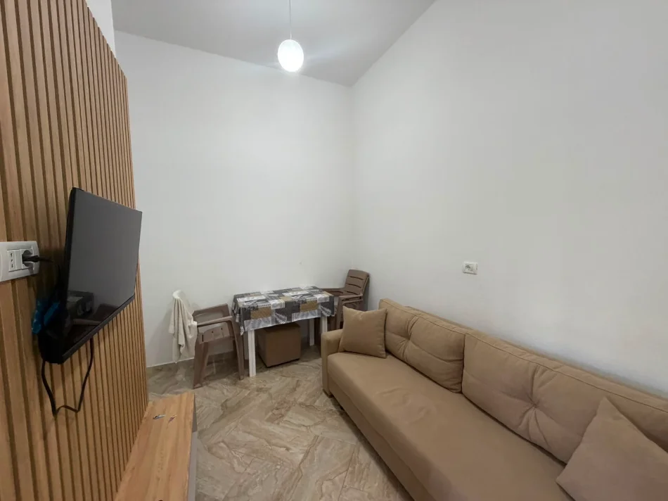 Durres, jepet me qera apartament 1+1+Ballkon Kati 0, 50 m² 300 € 