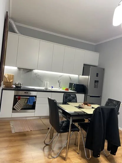 Tirane, jepet me qera apartament 2+1 Kati 3, 110 m² 600 € (Kompleksi Halili)