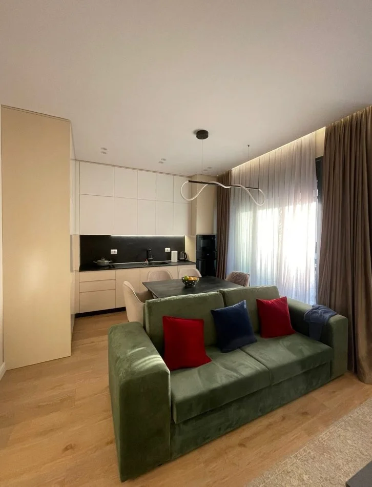 Tirane, jepet me qera apartament 1+1 Kati 3, 70 m² 900 € (Rruga e Kosovareve)