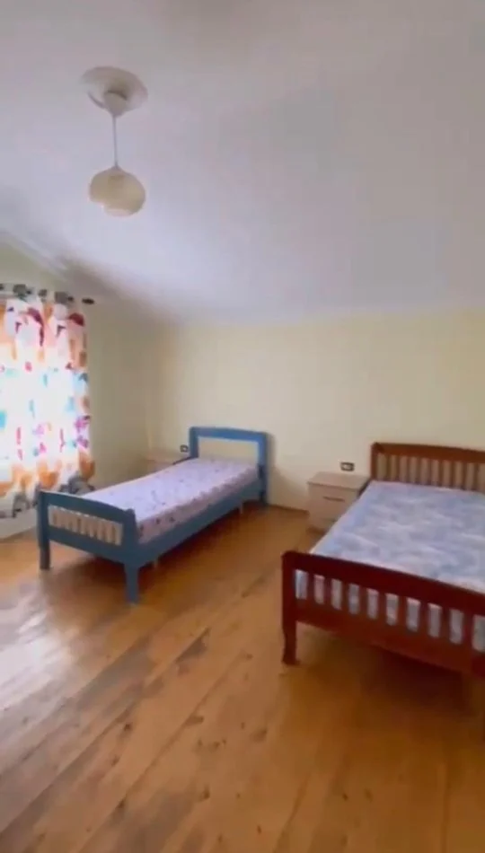 Tirane, jepet me qera apartament 2+1+Ballkon Kati 3, 100 m² 450 € 