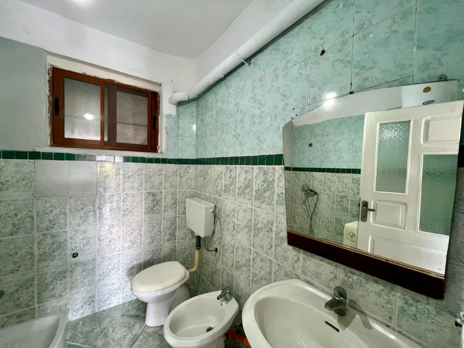 Tirane, jepet me qera garsonier 1+1 Kati 1, 36 m² 250 € (Rruga Mihal Grameno)
