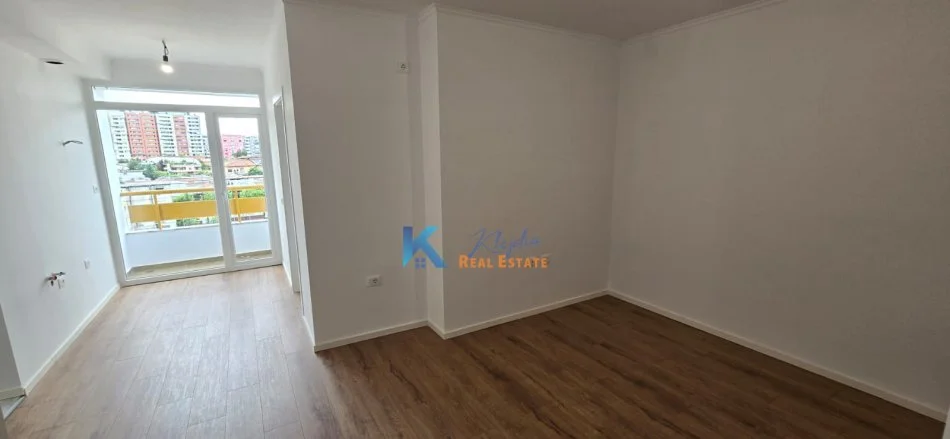 Tirane, shitet apartament 1+1+Ballkon Kati 7, 53 m² 115.000 € (afer Pallatit me Shigjeta)