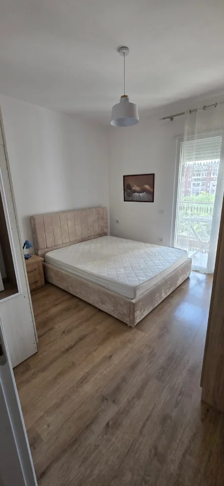 Tirane, jepet me qera apartament 1+1 Kati 3, 65 m² 550 € (Trio Towers Don Bosko)