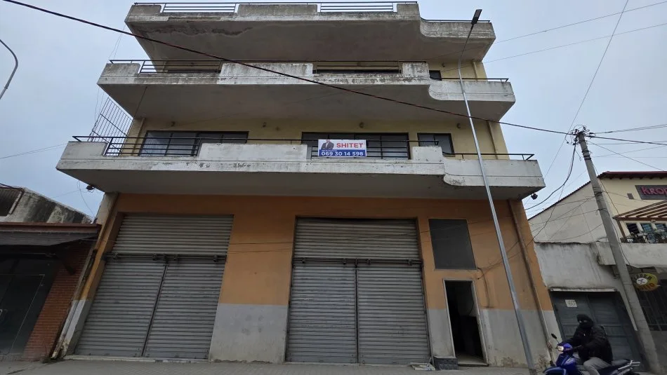 Vlore, shitet Vile 3 Katshe , 300.000 € (Rruga ali demi)