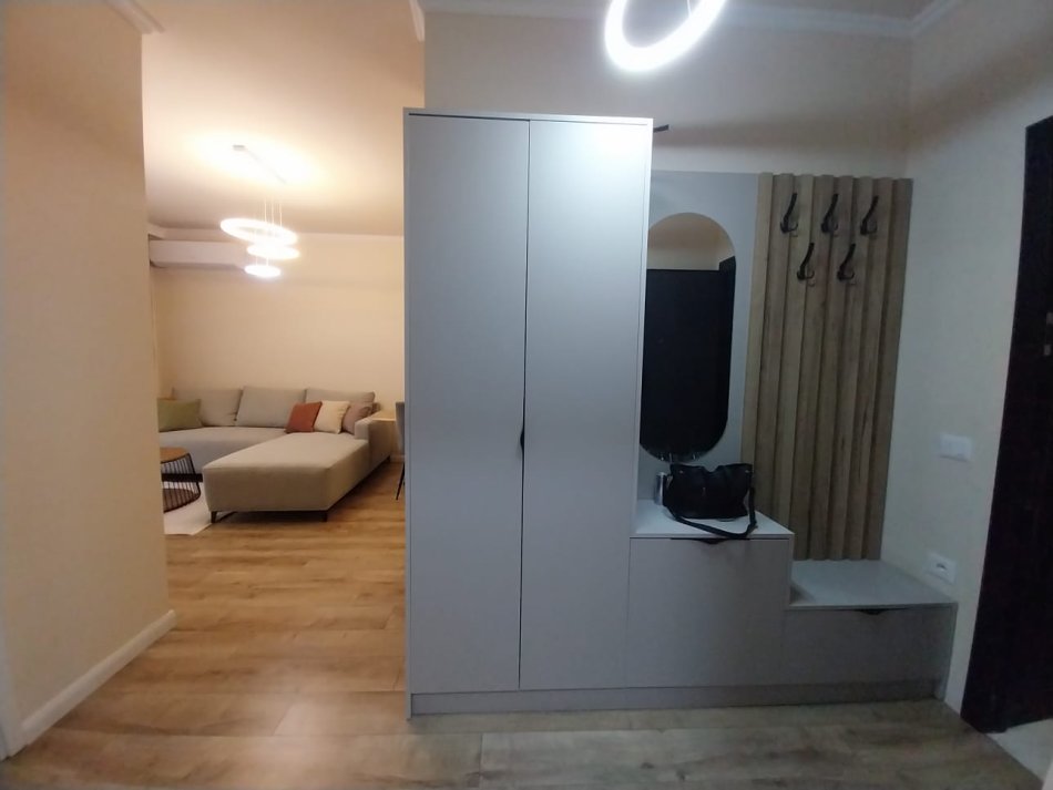 Tirane, jap me qera apartament 1+1+Ballkon Kati 3, 80 m² 900 € (liqeni i thate)