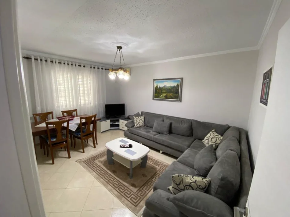 Tirane, shitet apartament 1+1 Kati 4, 59 m² 130.000 € (Rruga Kongresi Lushnjes)