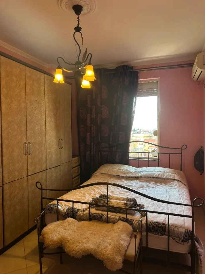 Tirane, jepet me qera apartament 2+1+Ballkon Kati 5, 60 m² 500 € (KODRA E DIELLIT)