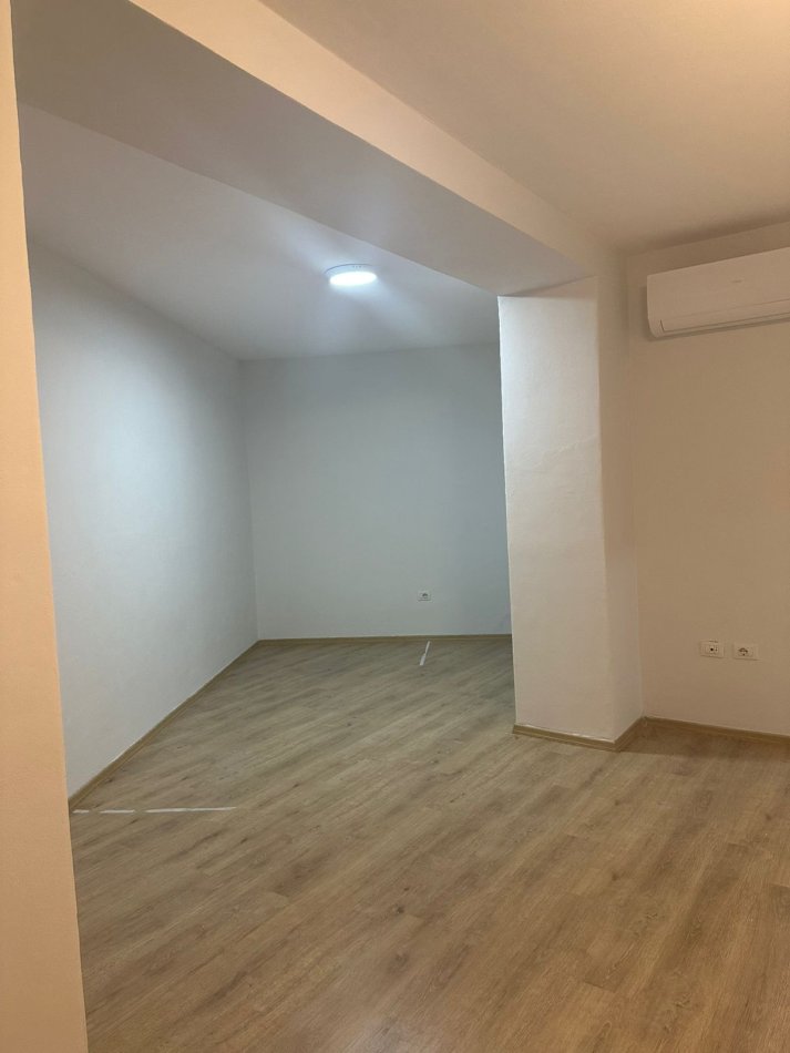 Tirane, shitet apartament 3+1 tek FUSHA AVIACIONIT